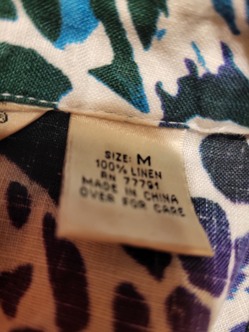 Richard Malcom Women’s Multicolor Animal-Print Button Front Shirt - Picture 13 of 13